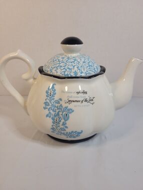 Day Spring Blue & White Scripture Teapot With Acts 3:19 (S)